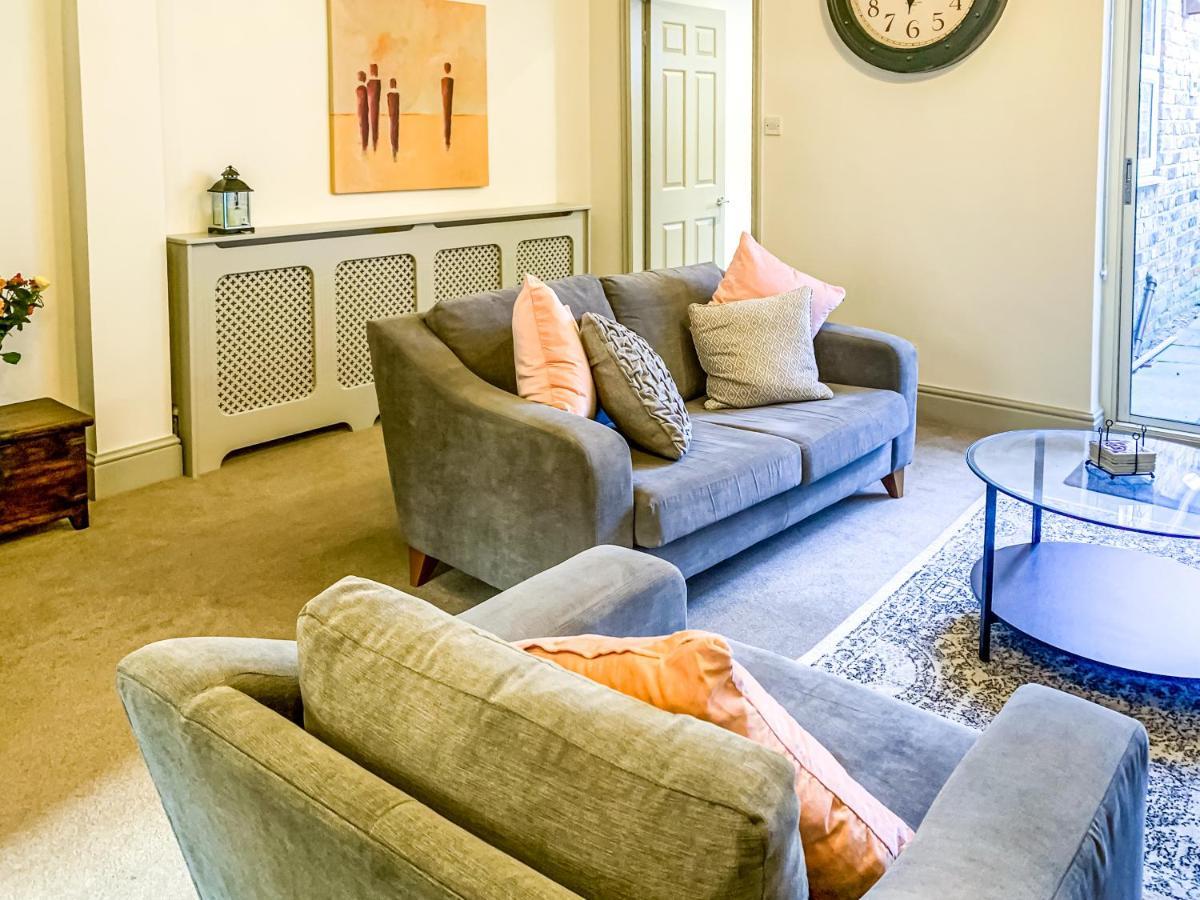 The Vines - Stunning Period Home With Free Parking York Exterior photo