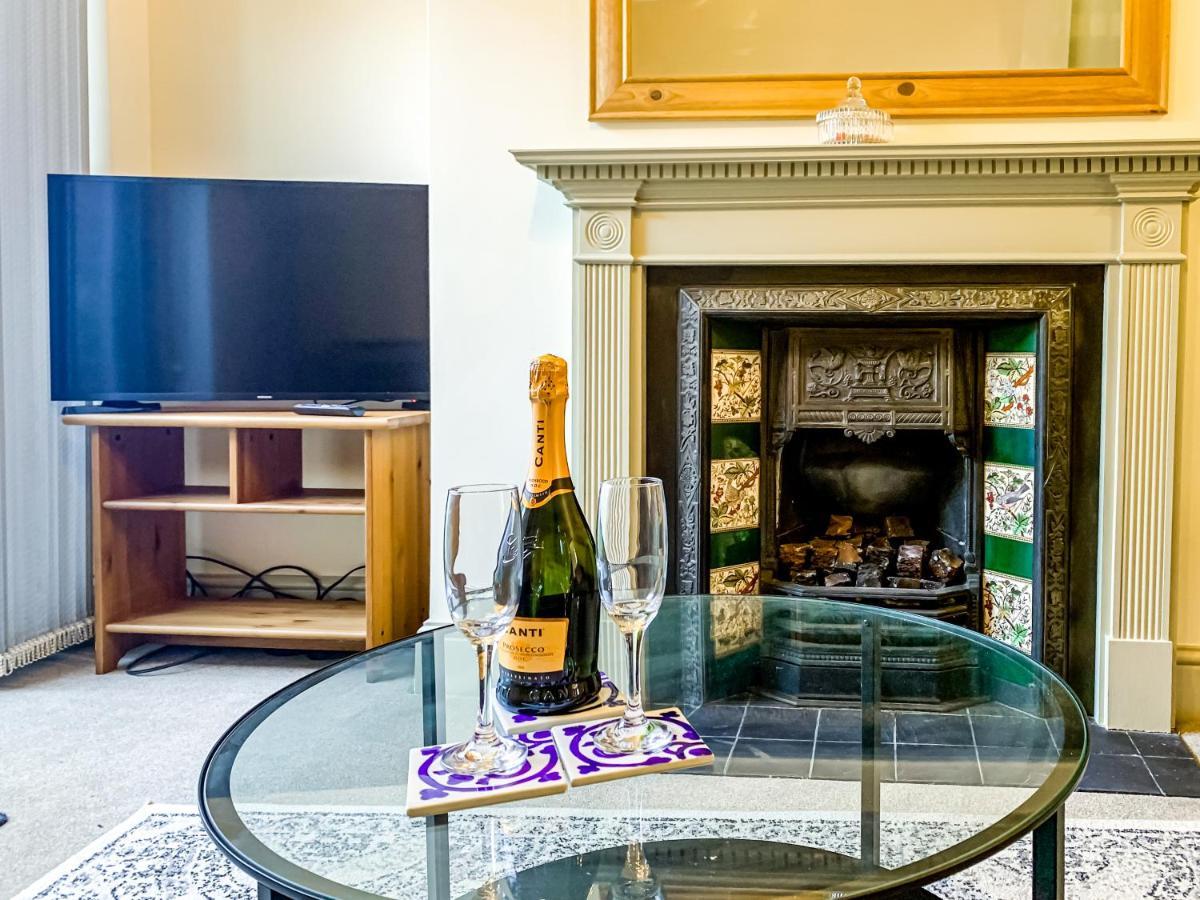 The Vines - Stunning Period Home With Free Parking York Exterior photo
