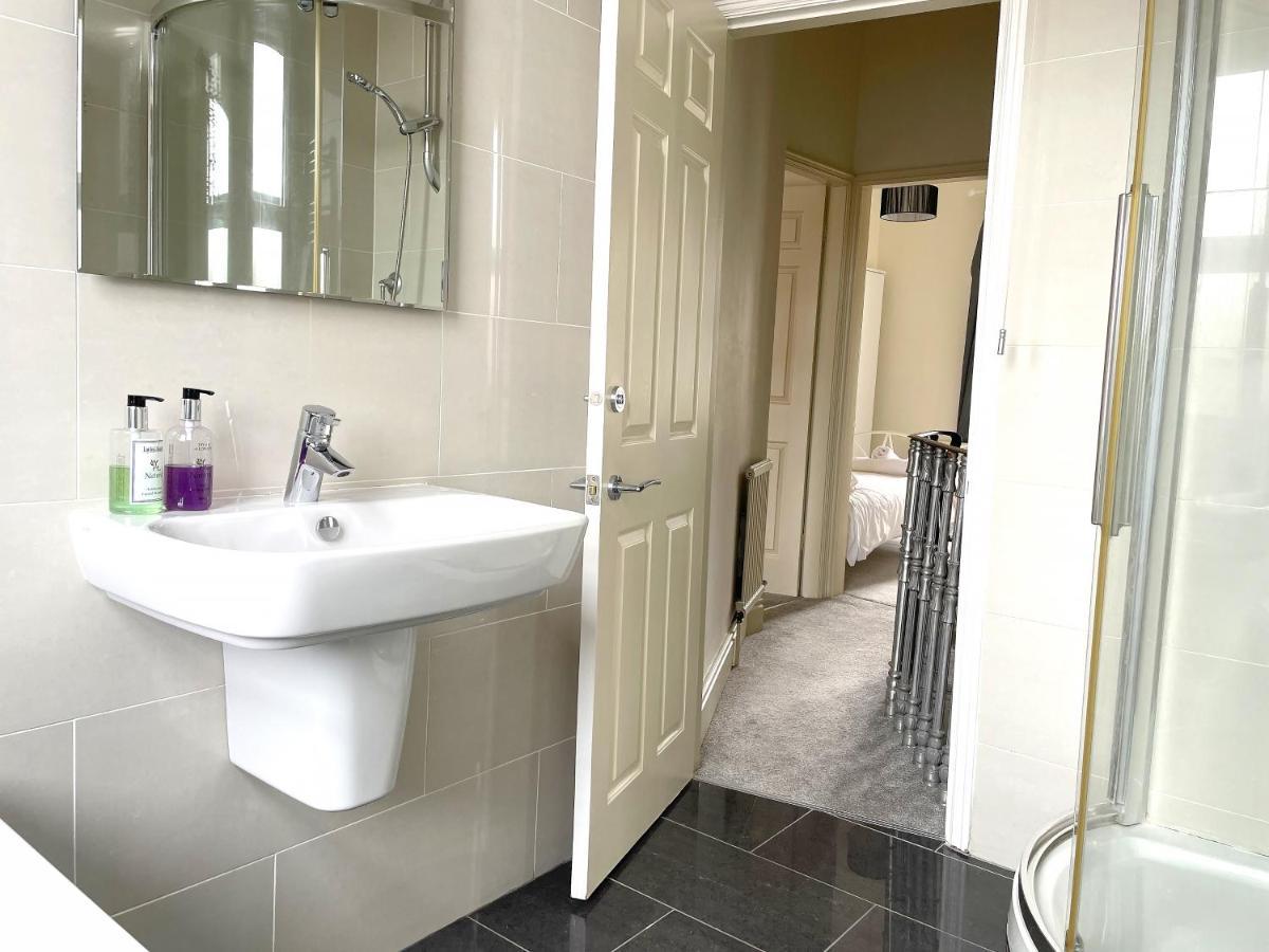 The Vines - Stunning Period Home With Free Parking York Exterior photo